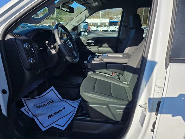 2026 GMC Sierra 3500 Chassis Cab Pro - Photo 37