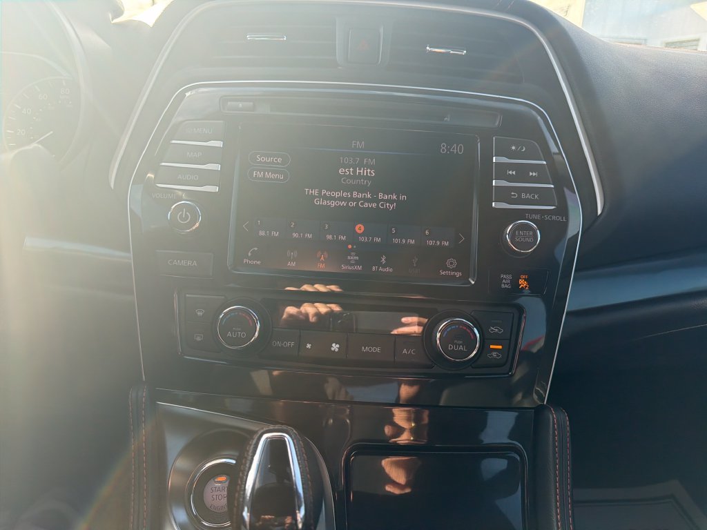 Used 2023 Black Nissan SR image 19