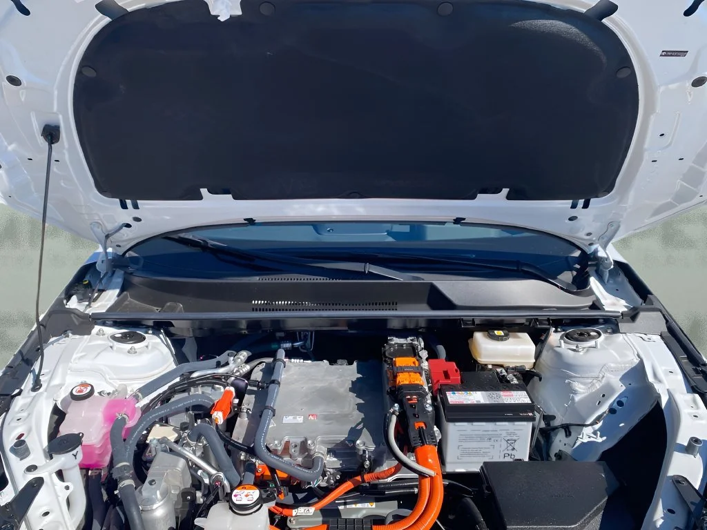 Used 2026 White Toyota XLE image 33