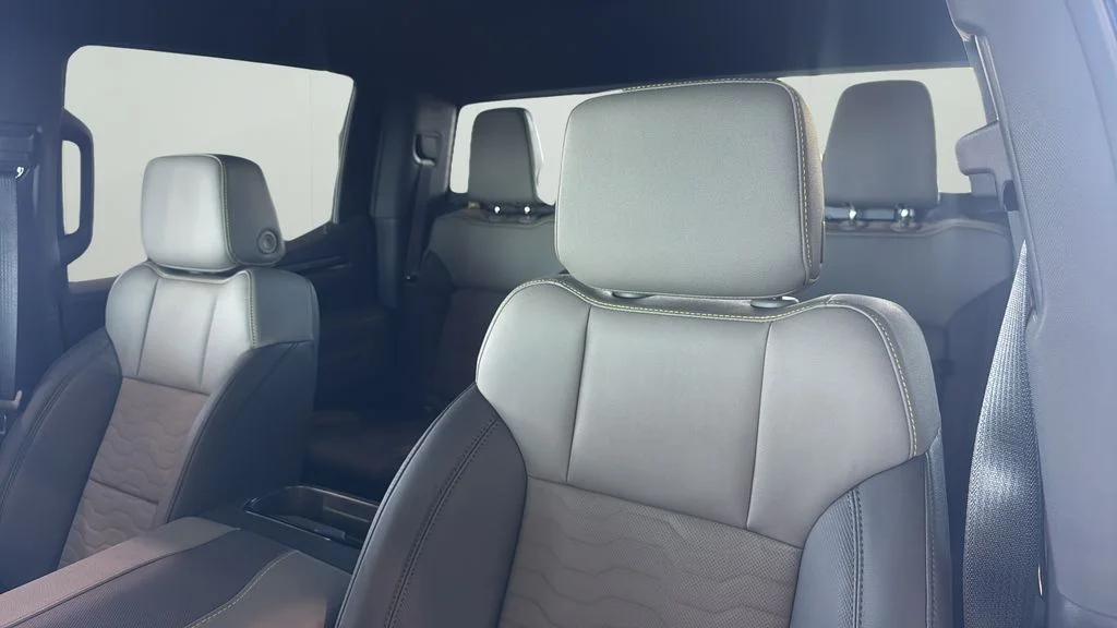 New 2026 White Chevrolet ZR2 image 24