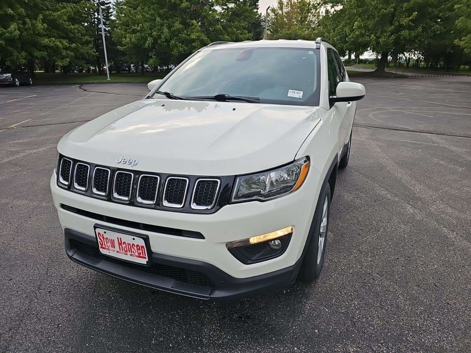 Used 2018 White Clearcoat Jeep Latitude image 2