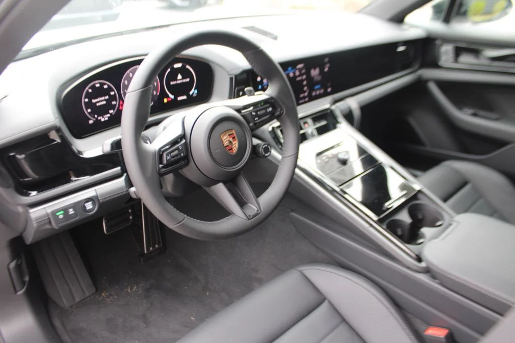 Certified Used 2025 White Porsche 4 image 4