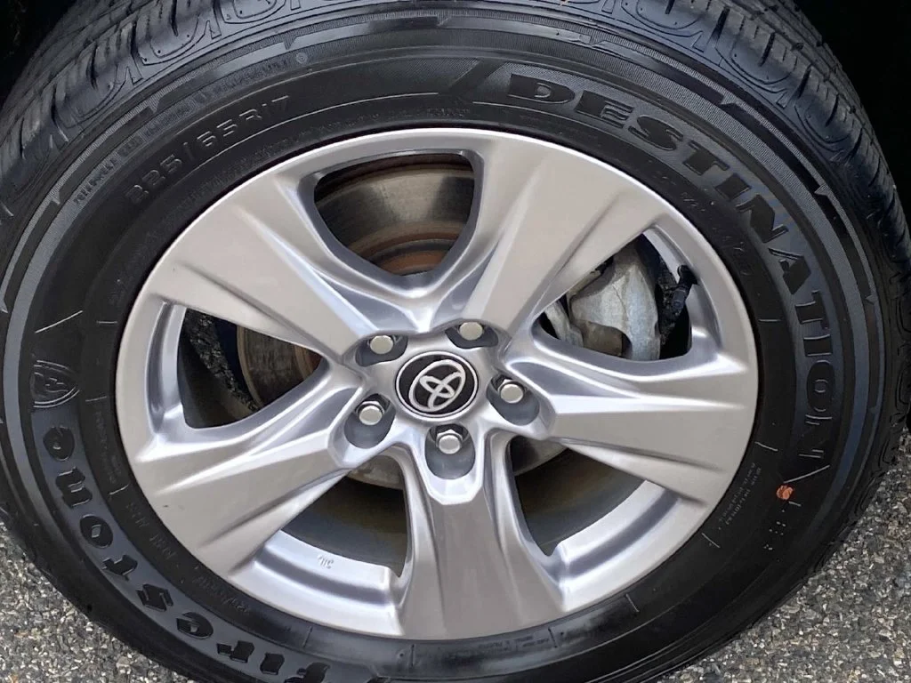 Used 2023 Silver Toyota XLE image 28