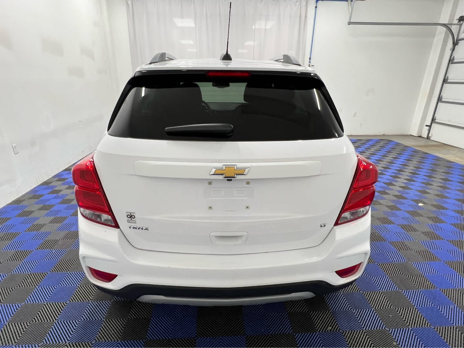 Used 2019 Summit White Chevrolet LT image 8