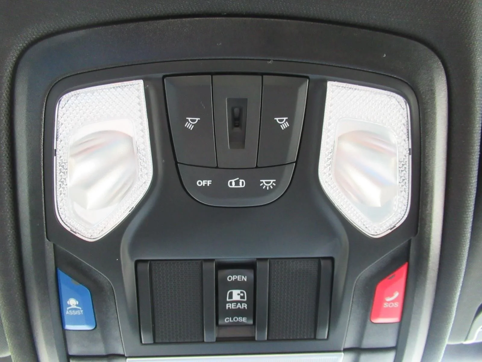 Used 2022 White Ram Big Horn/Lone Star image 32