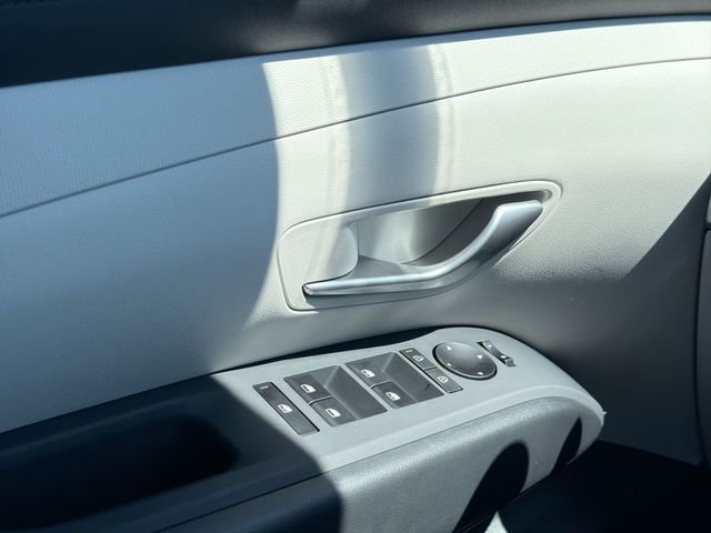 New 2026 White Hyundai SEL AWD image 43