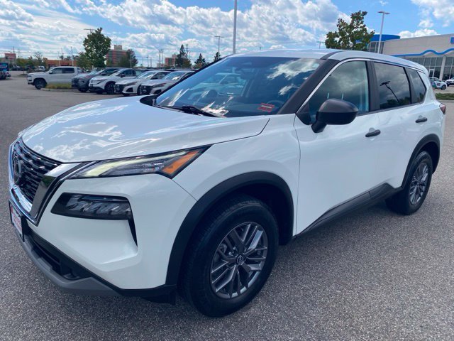 Used 2023 Glacier White Nissan S image 33