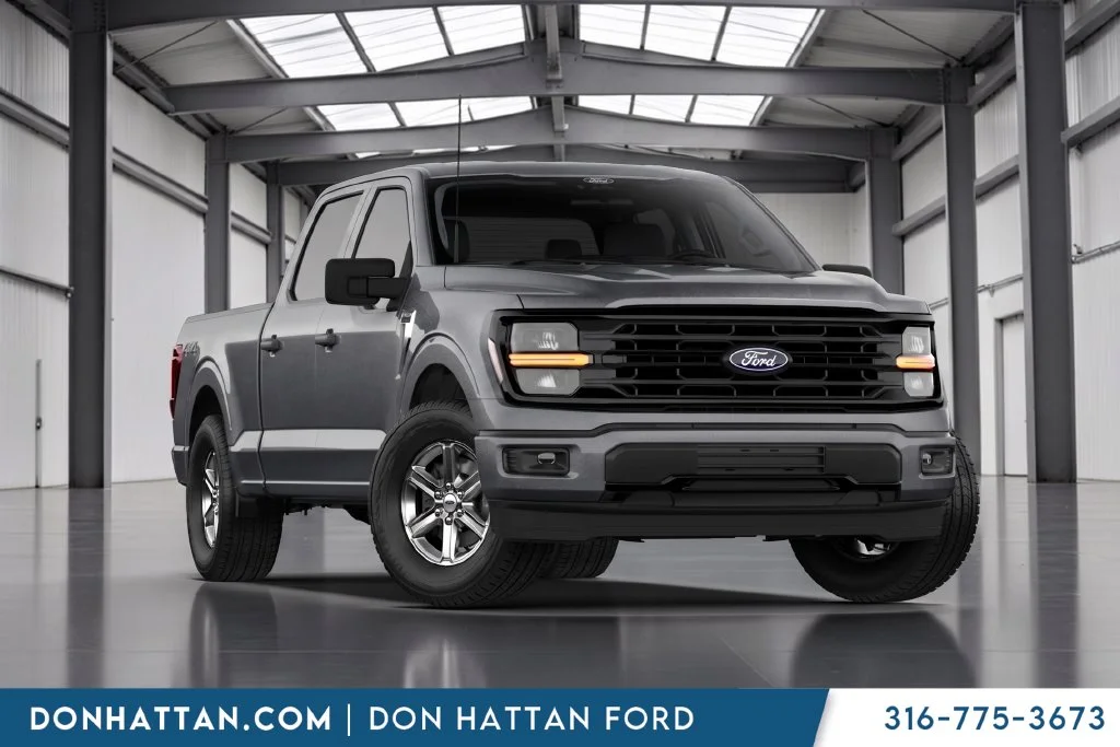 New 2026 Carbonized Gray Metallic Ford XLT image 2