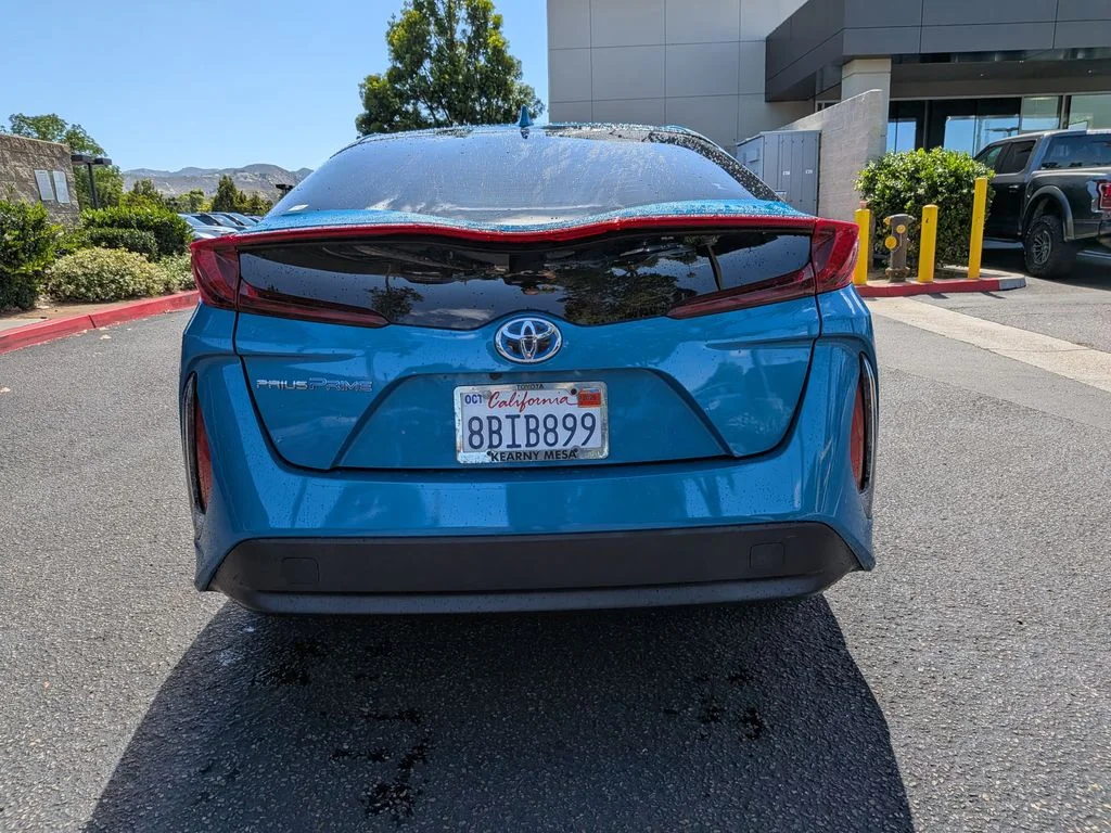 Used 2017 Blue Toyota Premium image 6