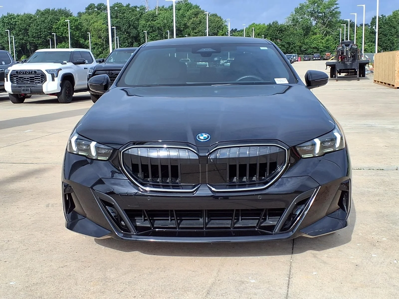 Used 2026 Black BMW 550e xDrive image 4