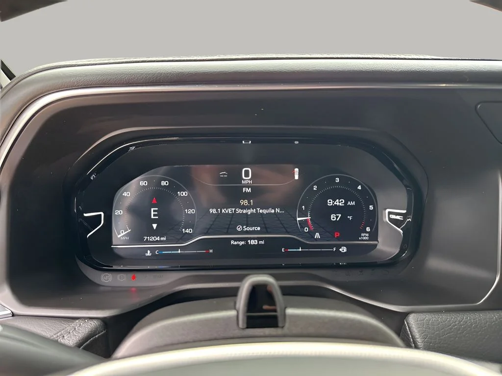 Used 2023 White GMC Denali image 33
