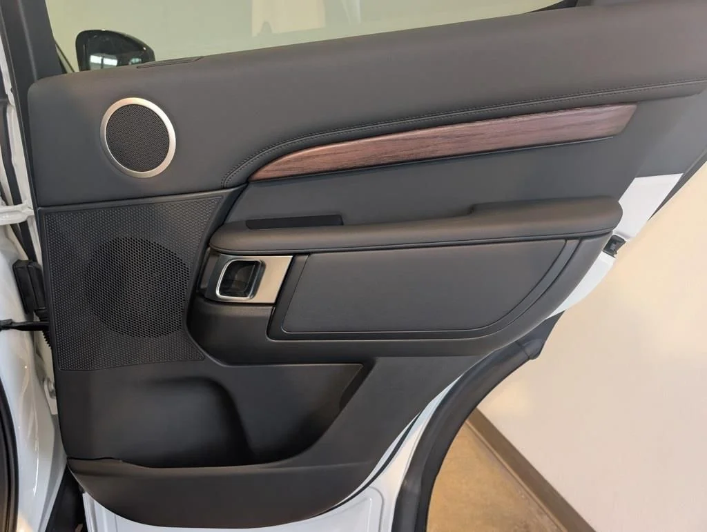 New 2026 Fuji White Land Rover S image 27