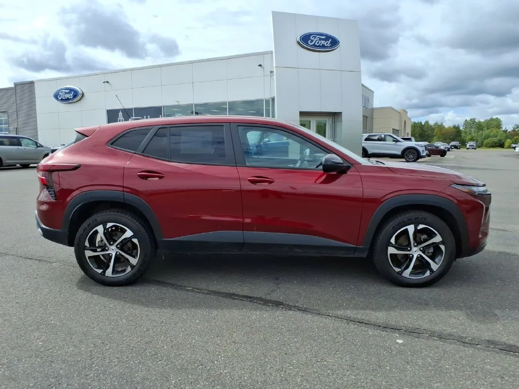 Used 2024 Crimson Chevrolet 1RS image 8