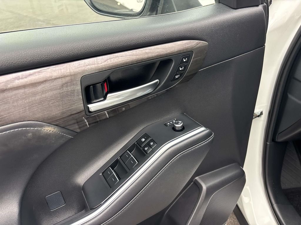 Used 2024 Beige Toyota Platinum image 22