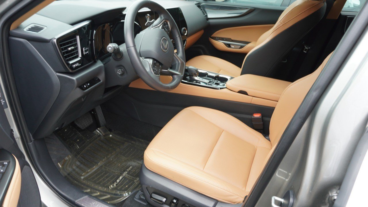 Certified Used 2025 Silver Lexus NX 250 Premium image 7