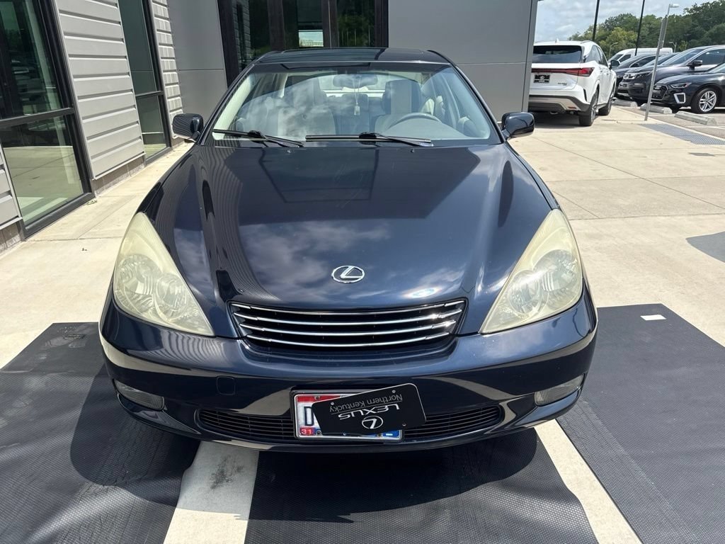 Used 2004 Blue Onyx Pearl Lexus 330 image 3
