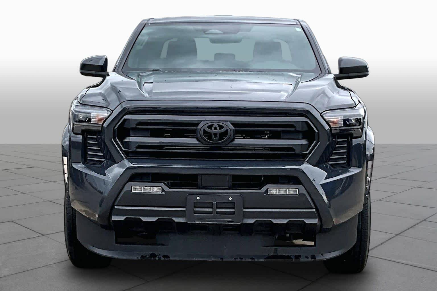 Used 2025 Underground Toyota SR5 image 4