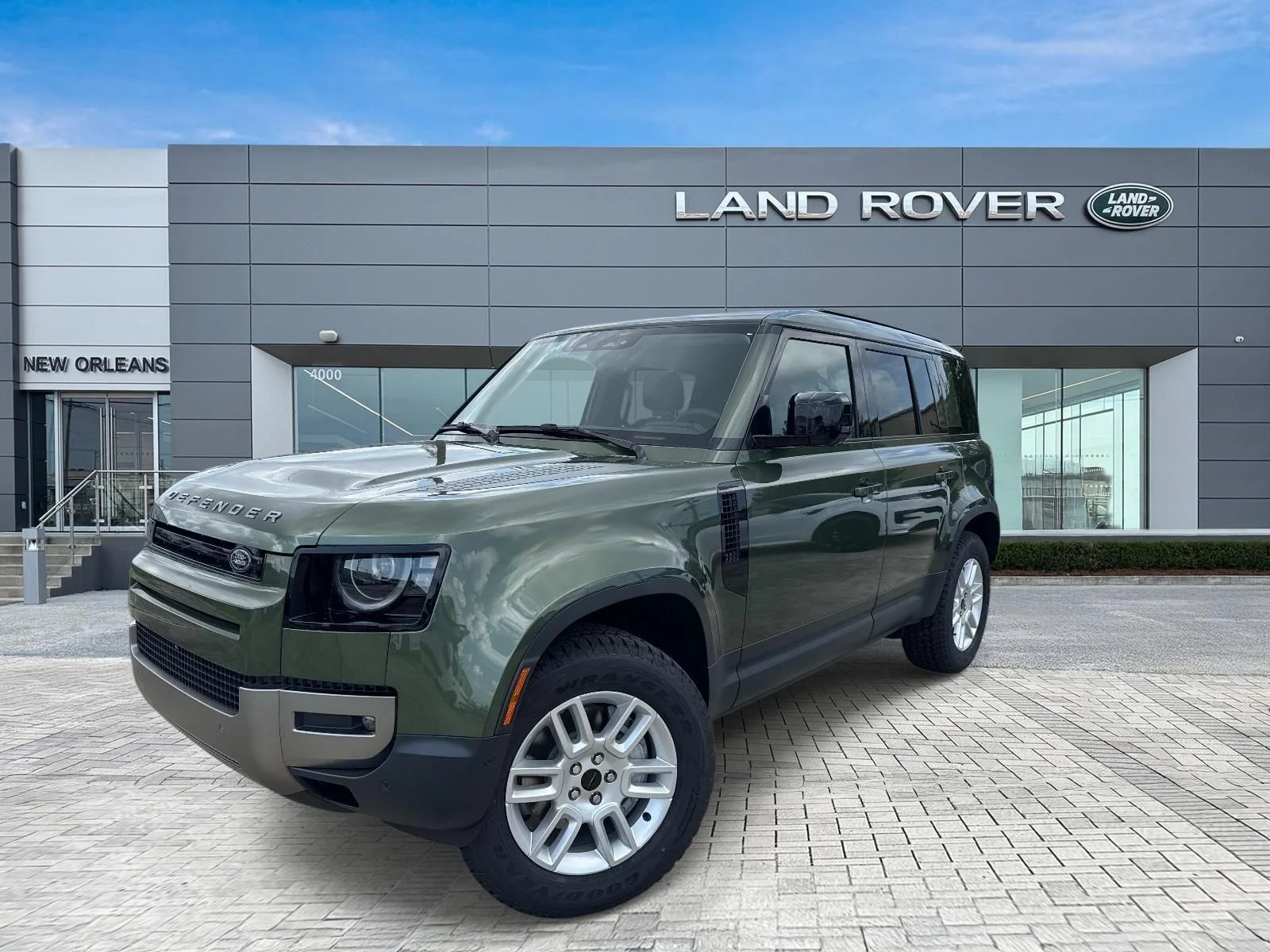 New  Green Land Rover S image 1
