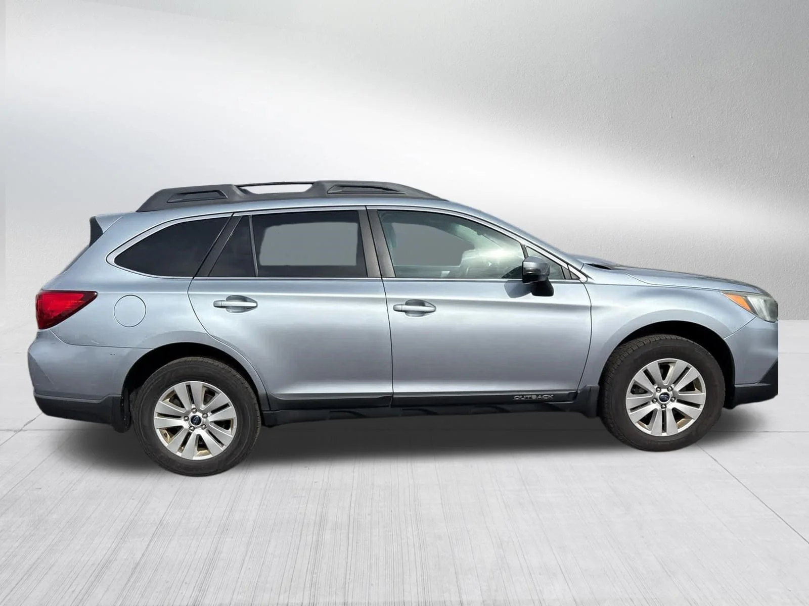 Used 2016 Ice Silver Metallic Subaru 2.5i Premium image 7