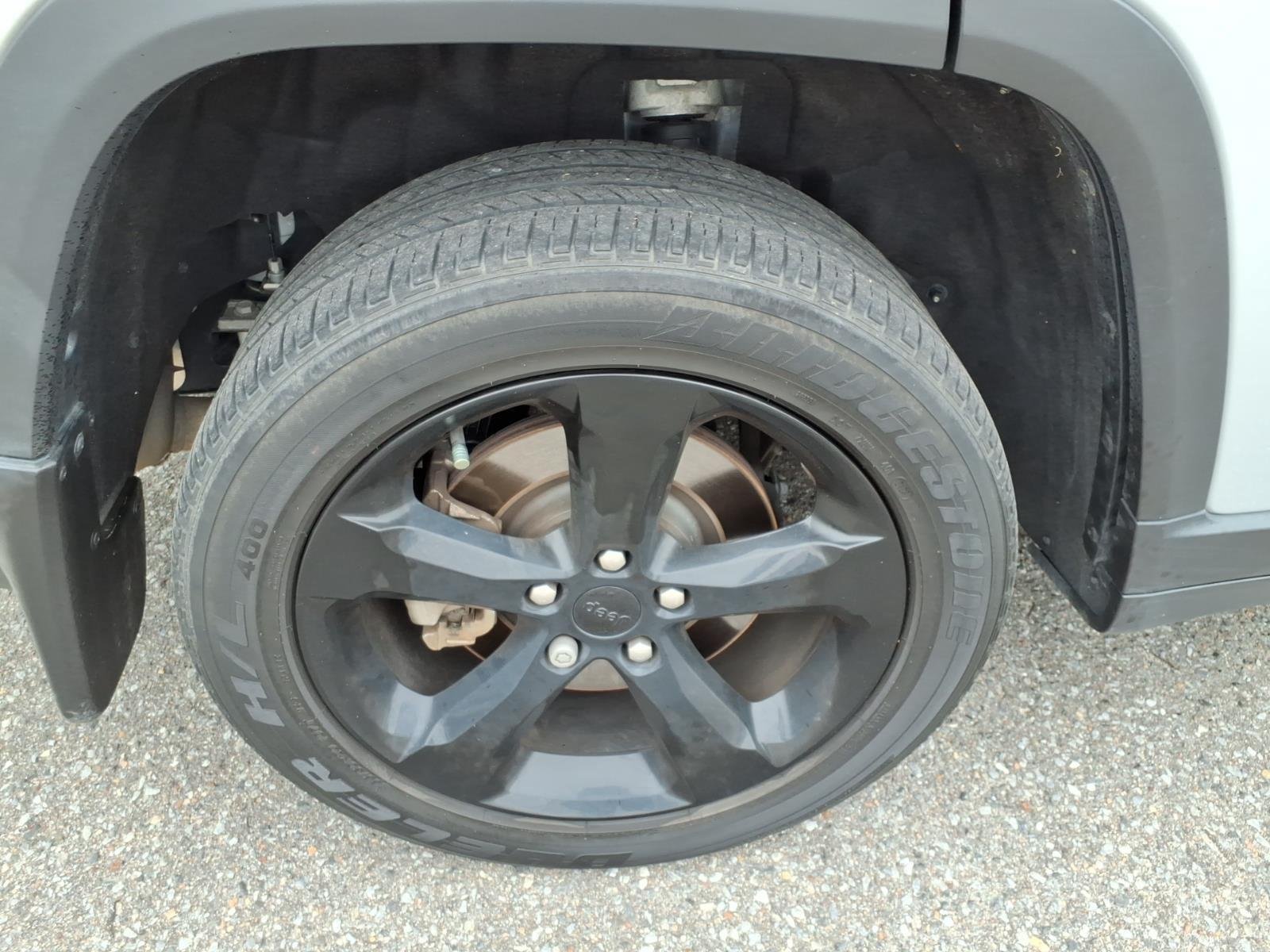 Used 2023 Silver Zynith Jeep Altitude image 7