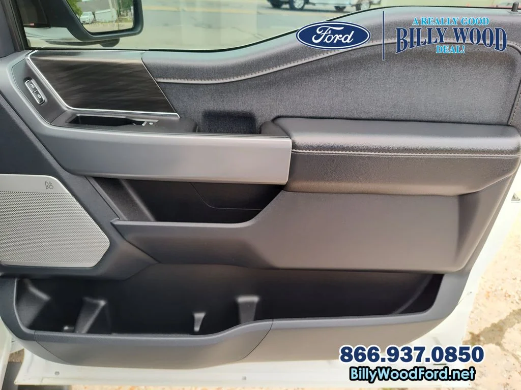 Used 2024 Oxford White Ford Lariat image 22