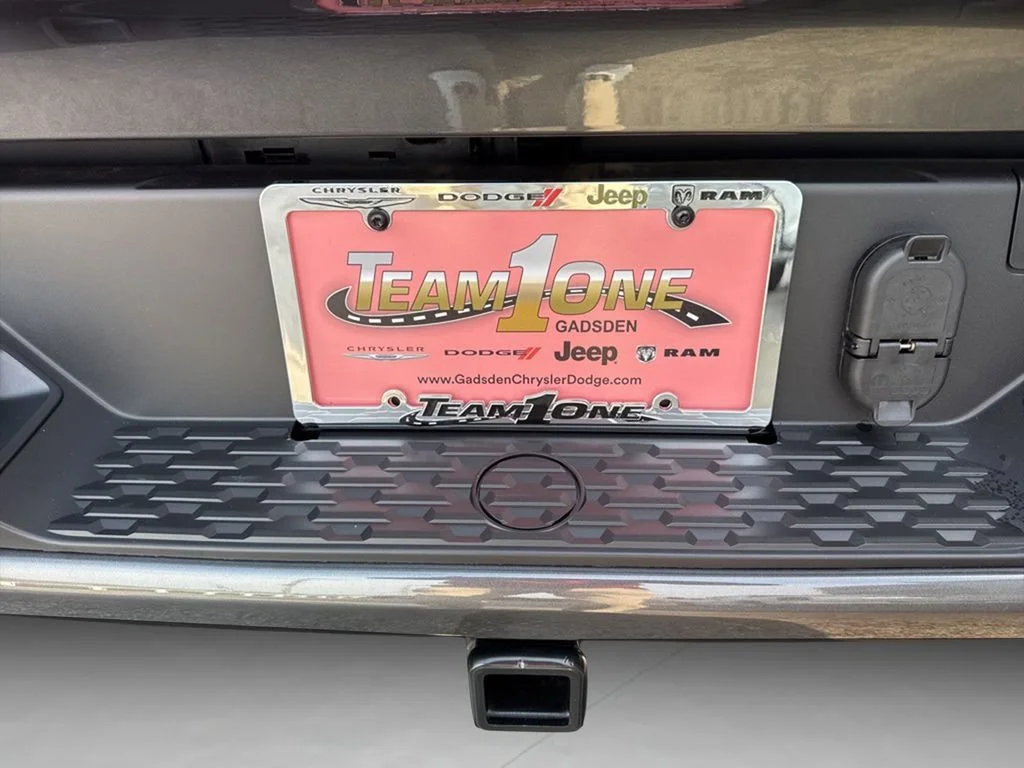 New 2026 Granite Crystal Metallic Clear-Coat Exterior Paint RAM Laramie image 23