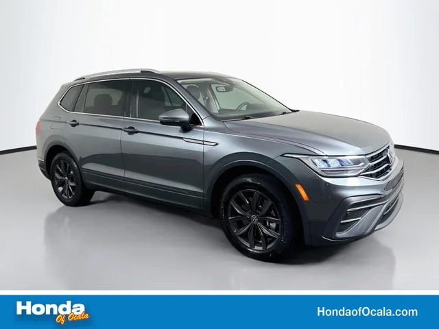 Used 2023 Platinum Gray Metallic Volkswagen 2.0T SE image 1
