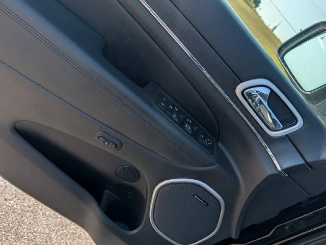 Used 2018 Black Jeep Summit image 11