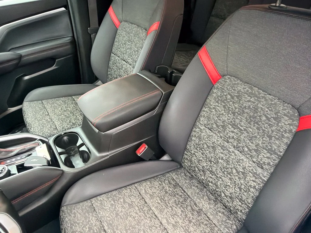 Used 2024 Summit White Chevrolet Z71 image 9