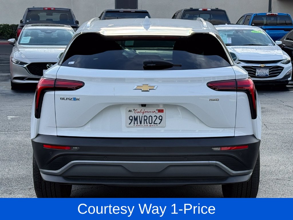 Used 2024 White Chevrolet LT image 11