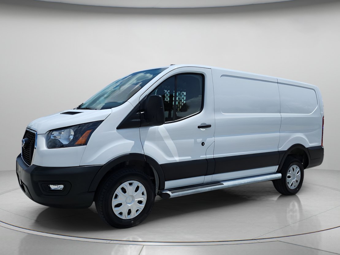 Used 2025 Oxford White Ford Base image 1