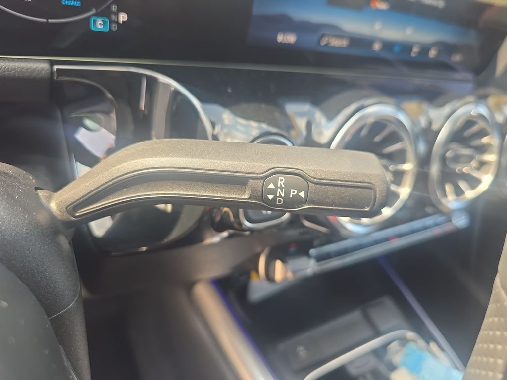 New 2026 Polar White Mercedes-Benz GLA 250 image 23