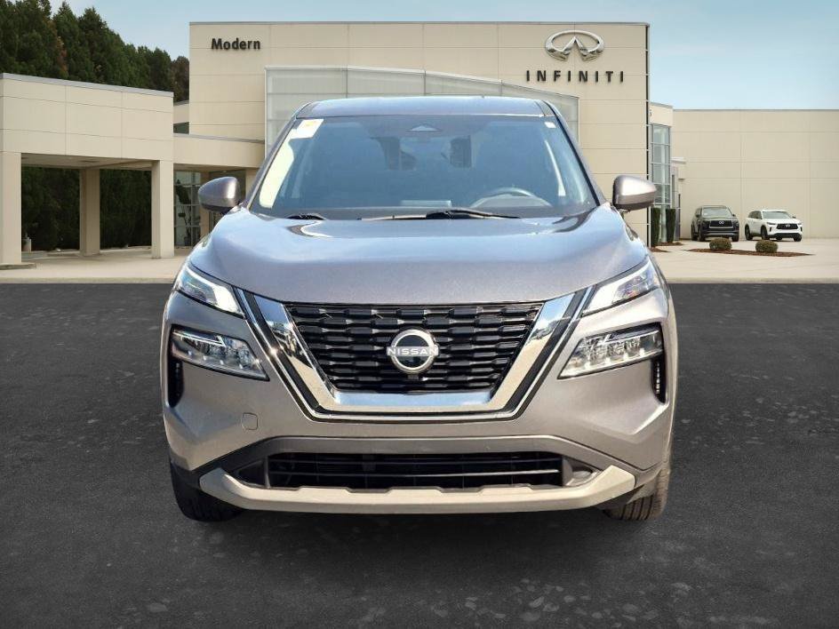 Used 2023 Gun Metallic Nissan SV image 8