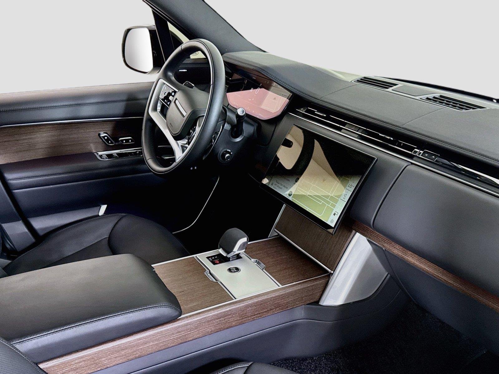 Used 2024 Fuji White Land Rover SE | Blackout Pkg | 360 Camera | Heated/Vented Seats image 33