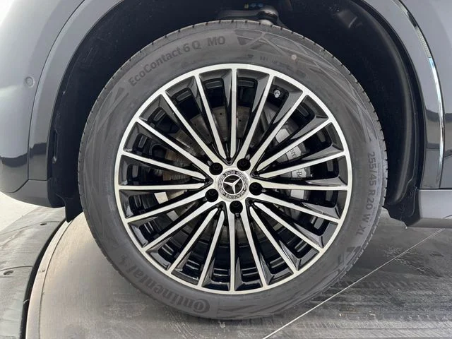 New 2026 Black Mercedes-Benz GLC 300 image 10