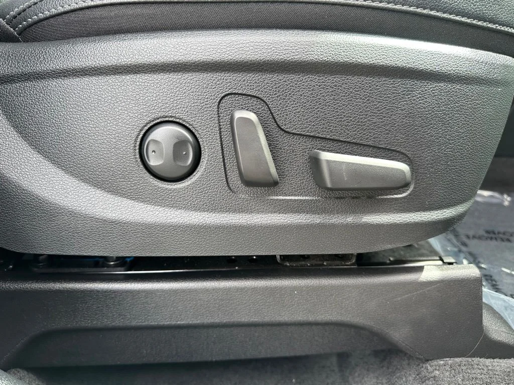 Used 2025 Silver Kia EX image 24