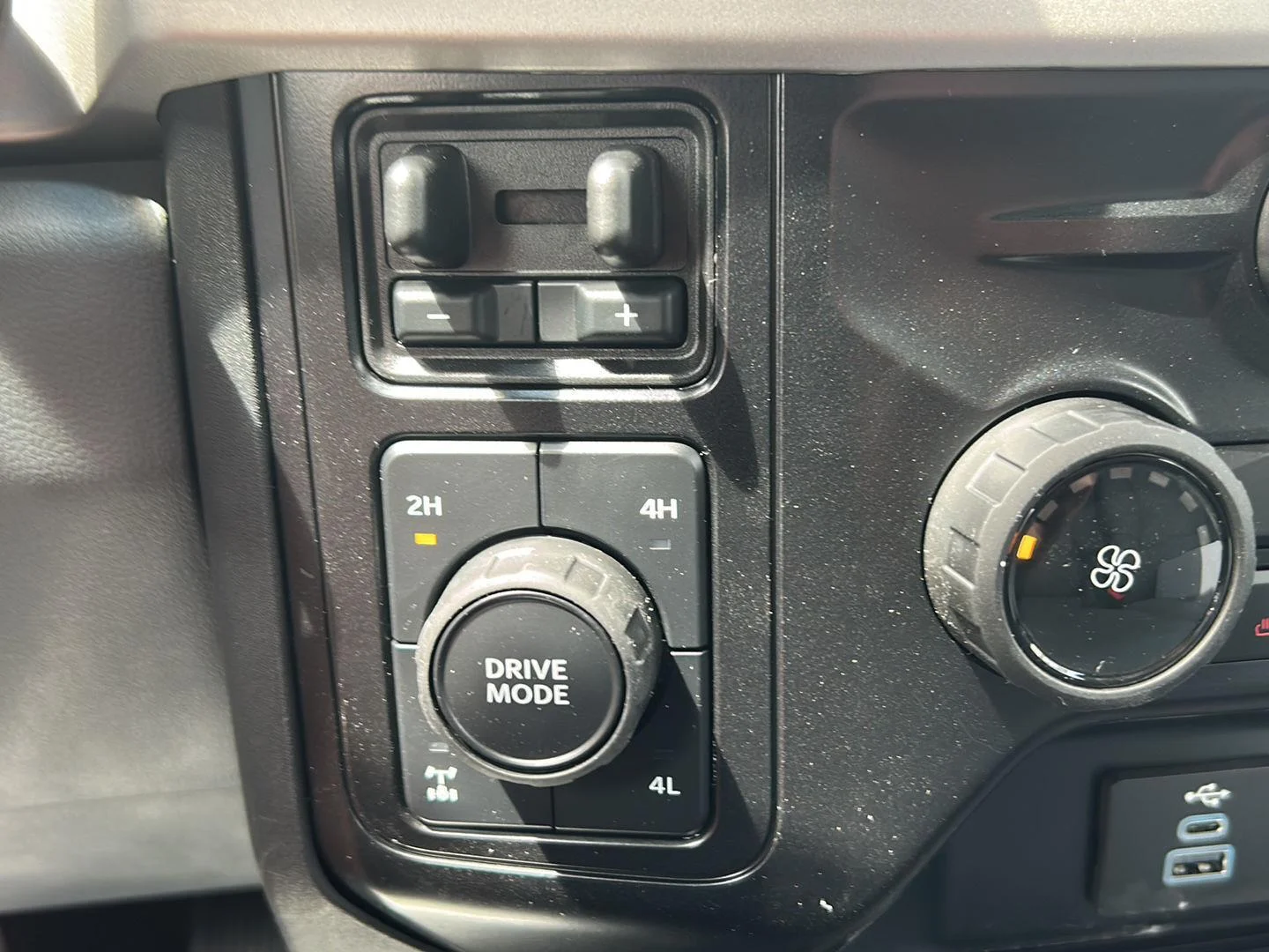 New 2026 Oxford White Ford F-350® XLT image 16