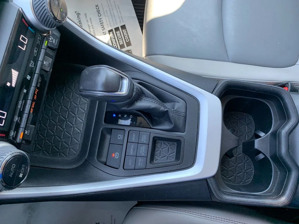 Used 2021 Gray Toyota XLE Premium image 25