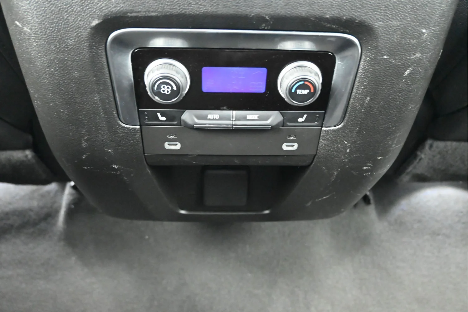 Used 2024 Black Chevrolet Premier image 19