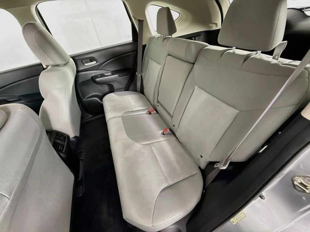 Used 2015 Alabaster Silver Metallic Honda LX image 23