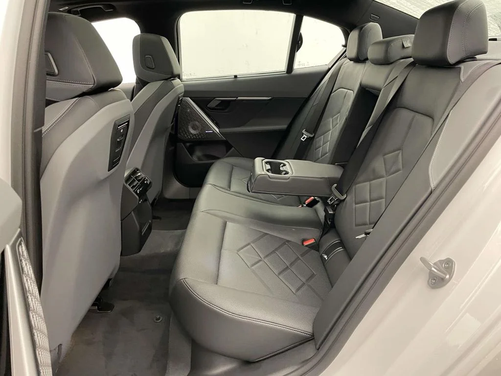 2026 BMW 5 Series 550e - Photo 16