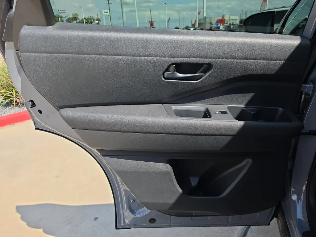 New 2026 Boulder Gray Pearl / Super Black Two-tone Nissan Rock Creek® image 40