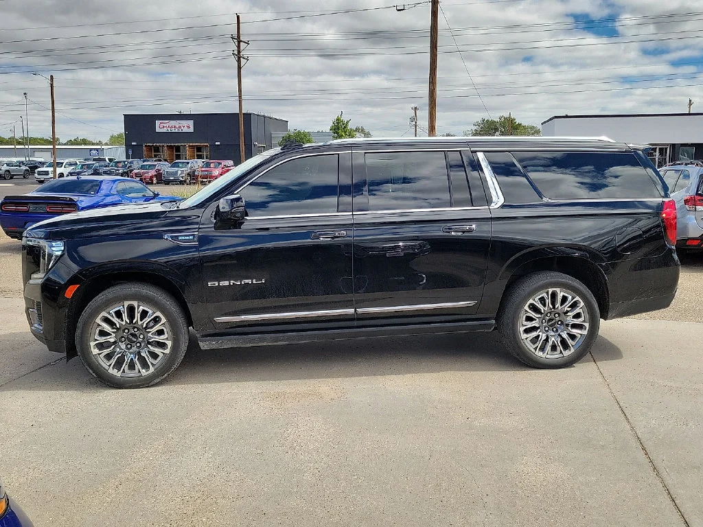Used 2024 Onyx Black GMC Denali Ultimate image 6