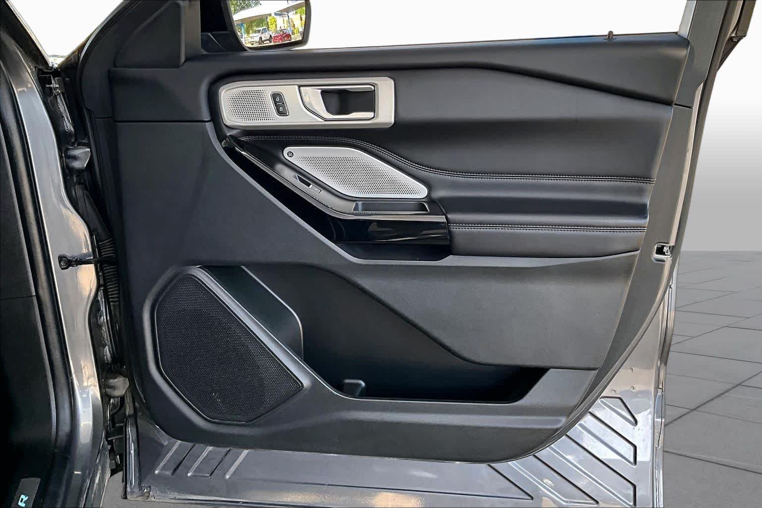 Used 2022 Carbonized Gray Ford Platinum image 23