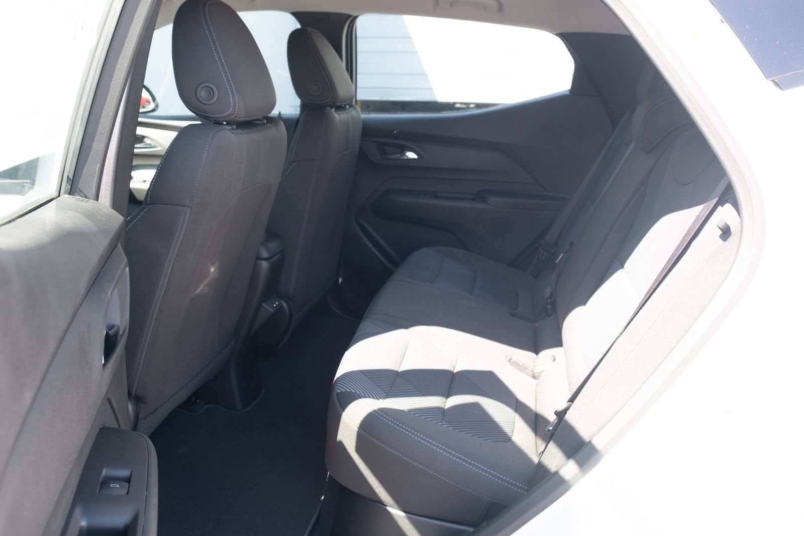 New 2027 Summit White Chevrolet LT image 14
