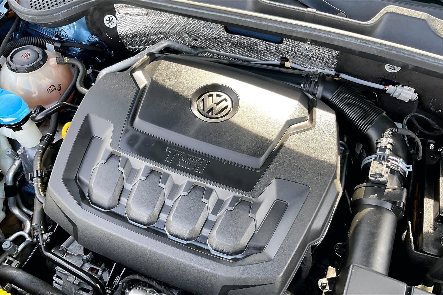Used 2019 Silk Blue Metallic Volkswagen S image 27