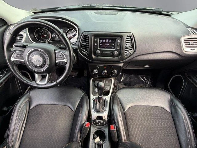 Used 2017 Diamond Black Jeep  image 3