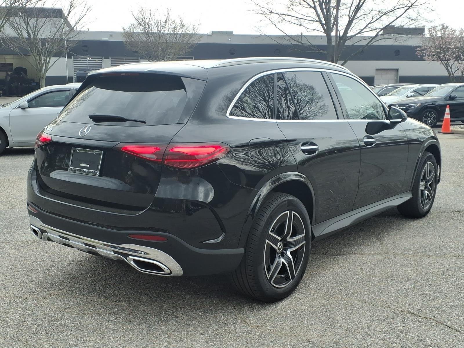 New 2026 Black Mercedes-Benz GLC 300 image 7