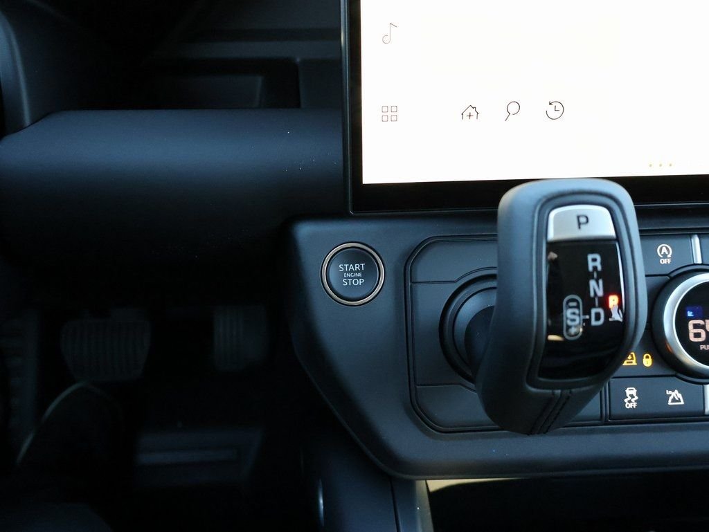 New 2026 Fuji White Land Rover S image 28