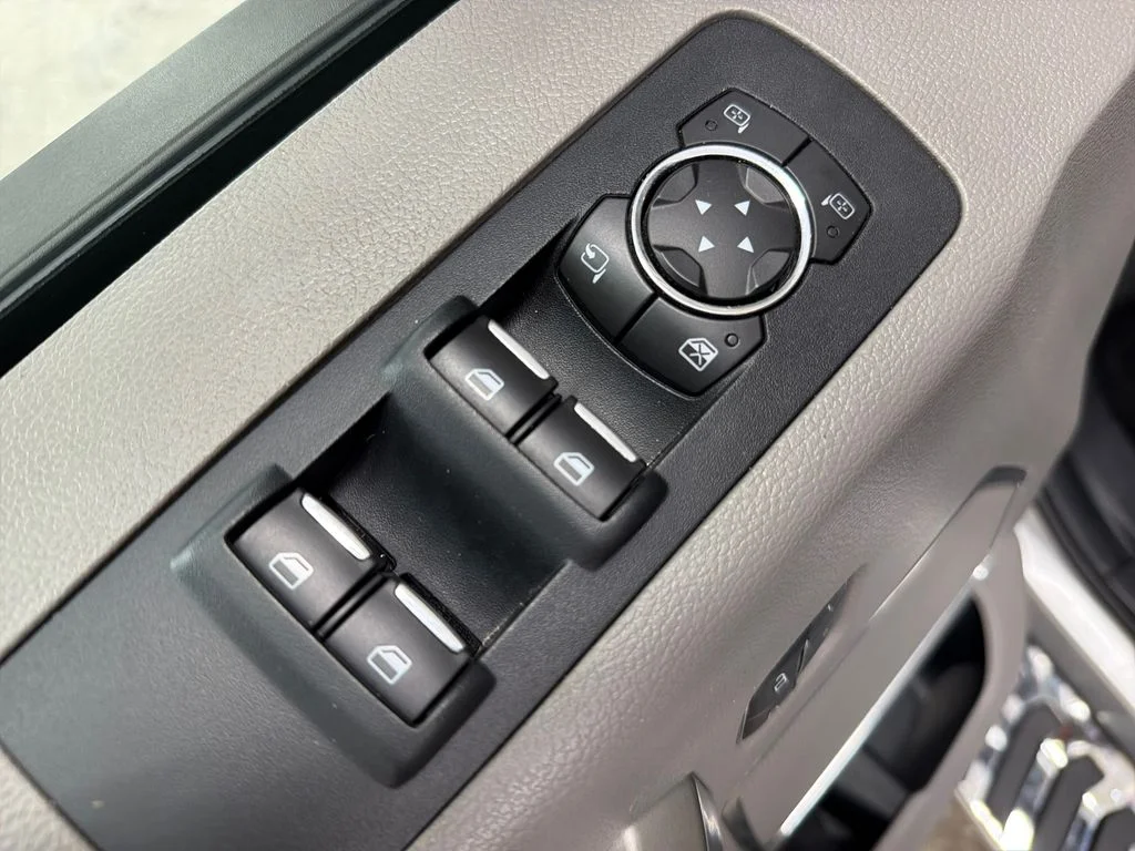 Used 2015 Silver Ford Lariat image 15